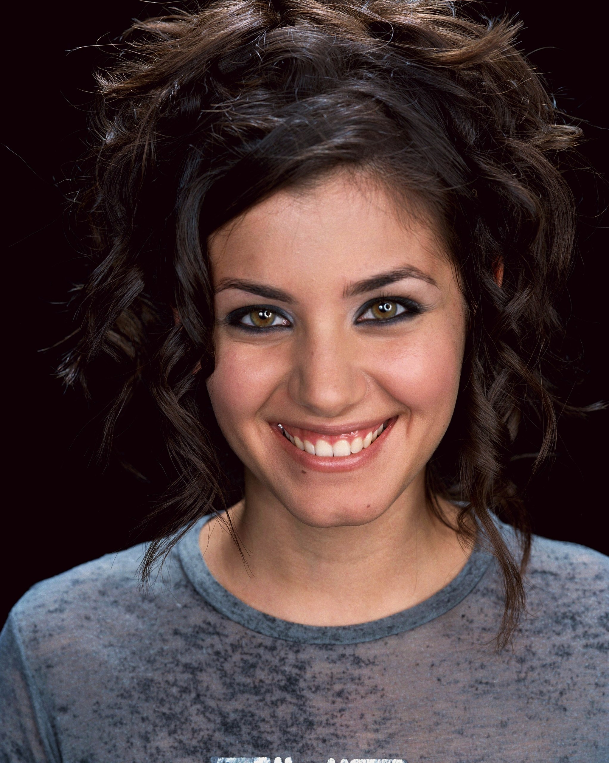 Katie-Melua-katie-melua-fan-22257372-2044-2560.jpg